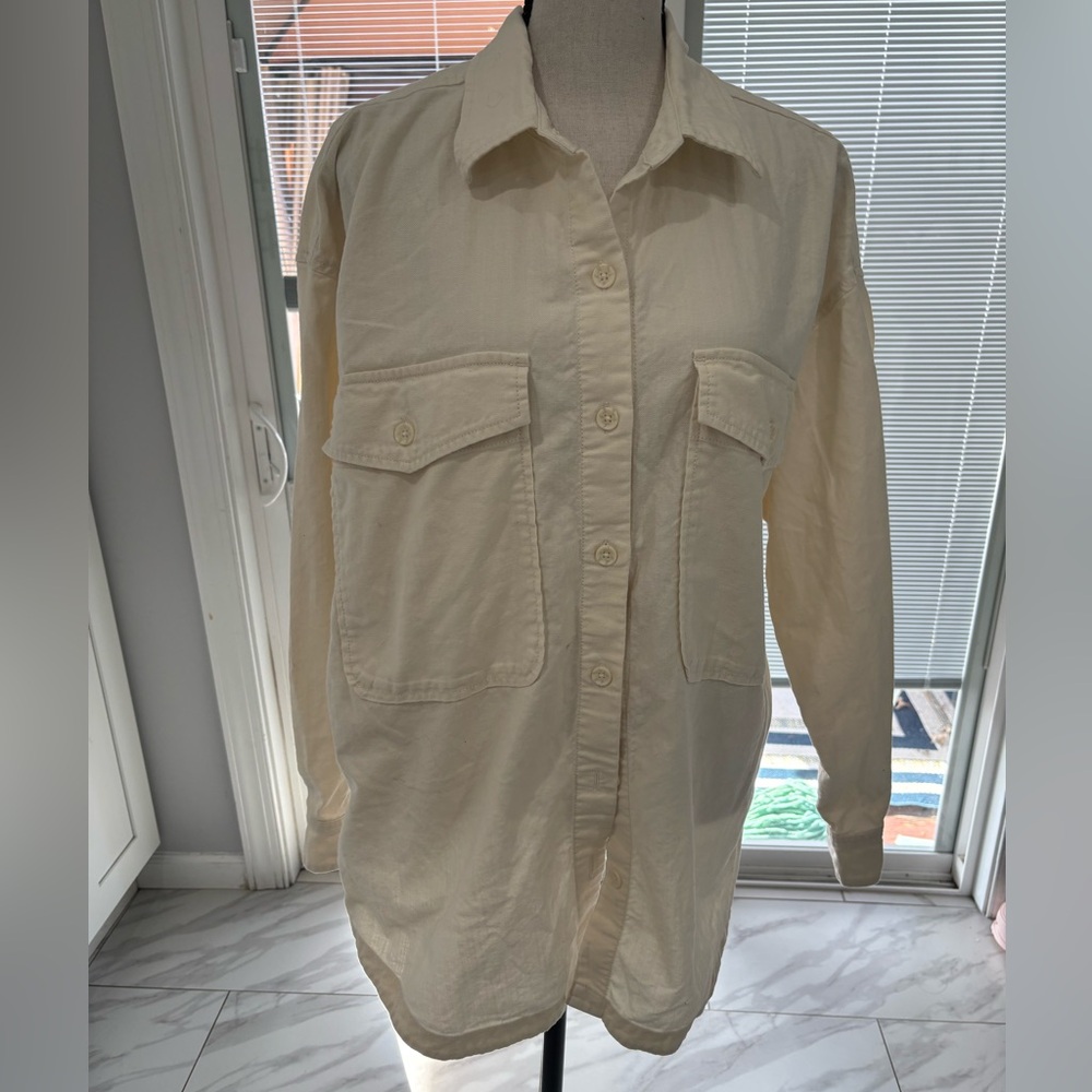 UGG Women's Kimya Long Sleeve Shirt/ size S
Cream